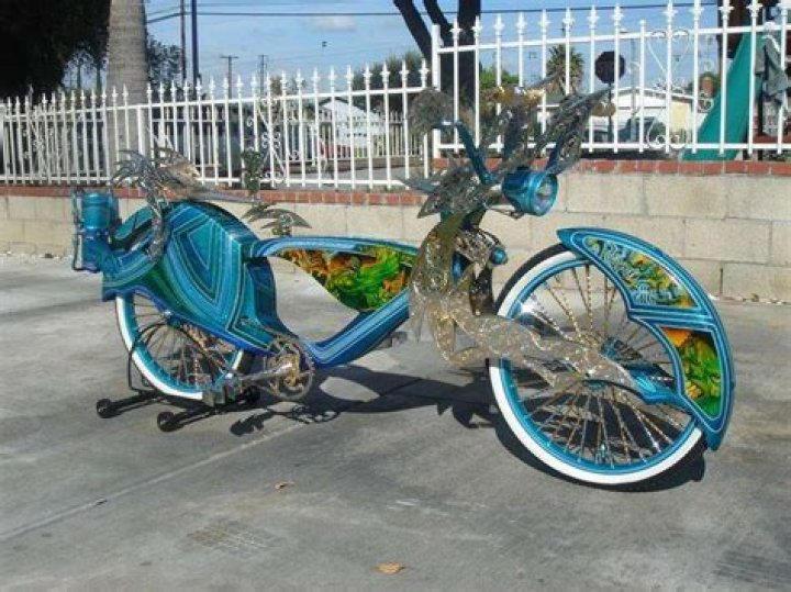 HTML: All about lowrider bikes