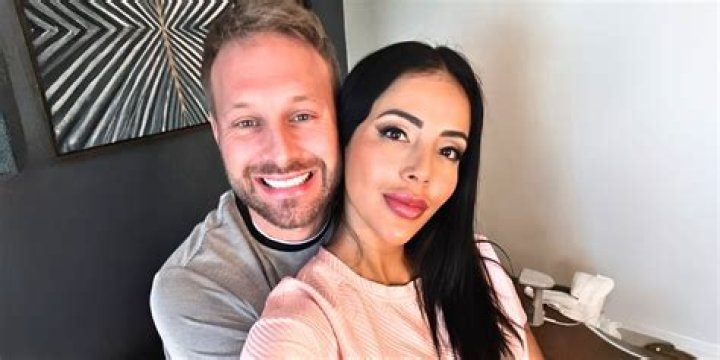 Omar Apollo's Relationship Status Decoded
