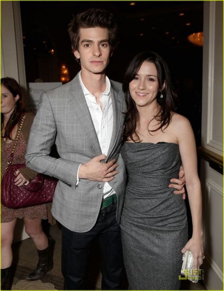 Shannon Woodward And Andrew Garfield