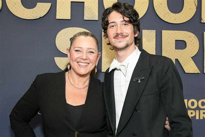 Uncover The Secrets Behind Camryn Manheim's Success